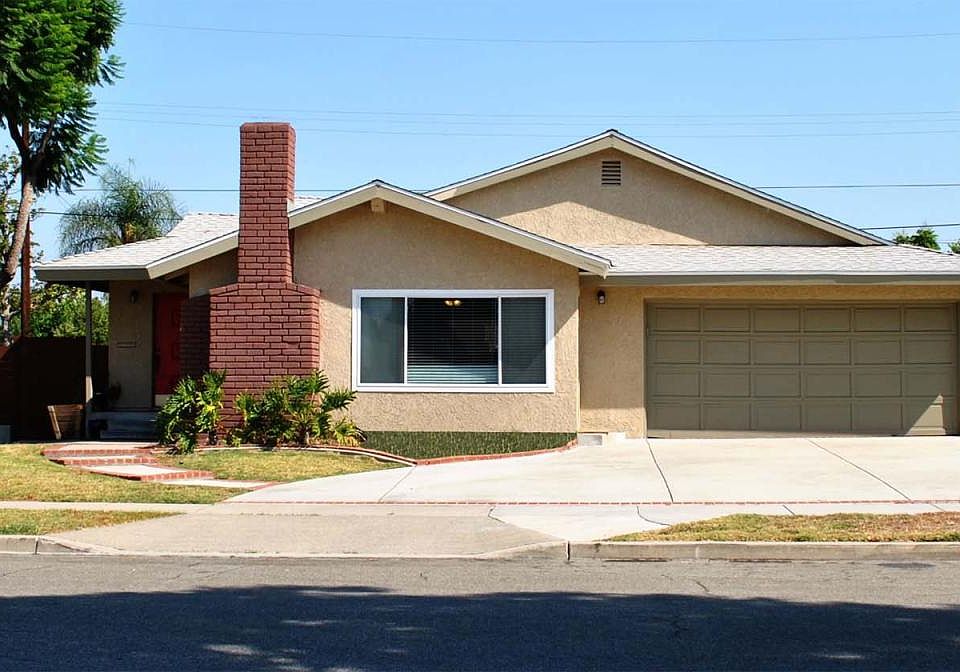 3 bedroom, 1.5 bath, 2-car garage