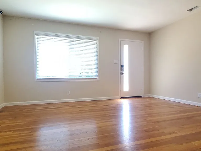 335 Stowell Ave — Photo 4