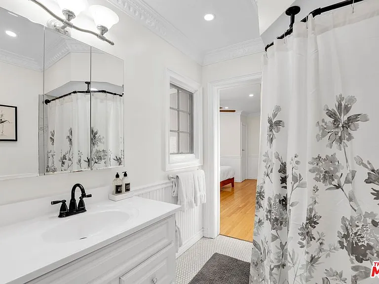 915 Edie Dr — Photo 27