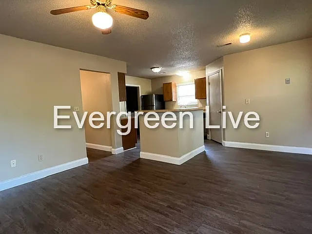 202 Barrow Ct — Photo 12