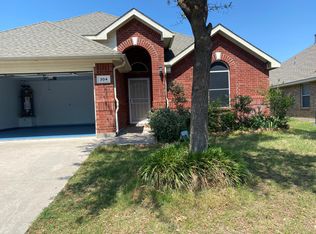304 Brasher Ln, Euless, TX 76040