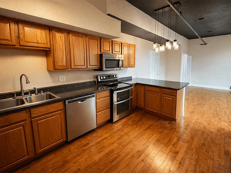 159 W Pearl St #402 — Photo 11