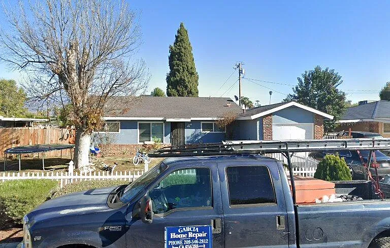 26460 Cynthia St — Photo 1