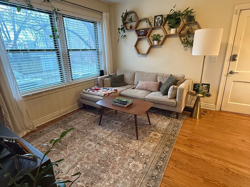 1st image of 3437 N Lakewood Ave #1