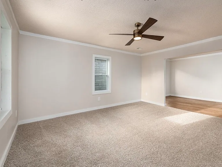 415 Hansford St — Photo 3