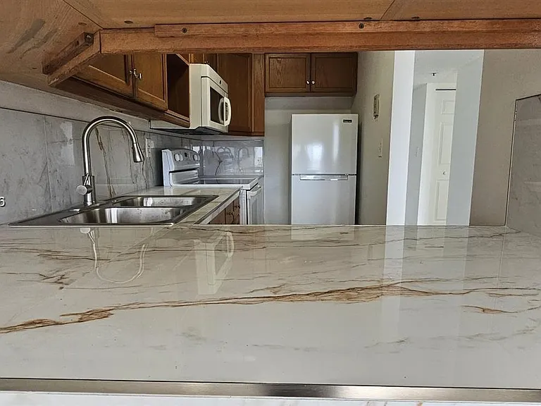 1700 N River Dr #1009 — Photo 10