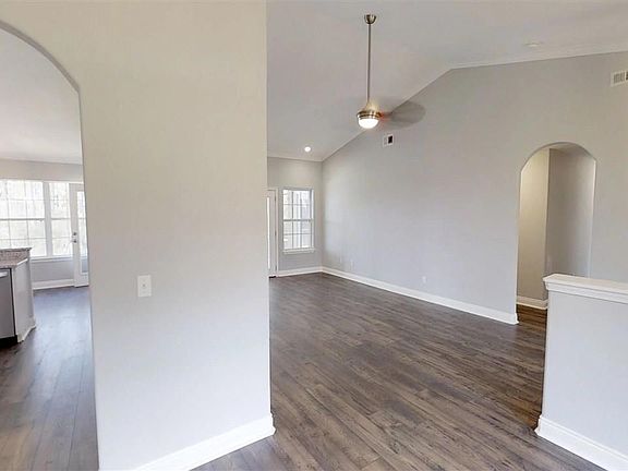 5th image of 4629 Bayside Dr