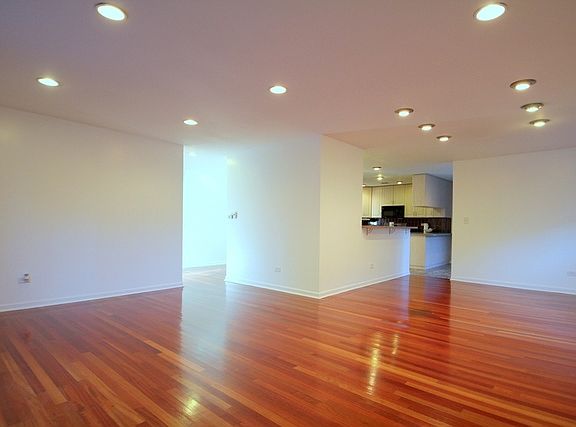 5th image of 105 Country Club Ln