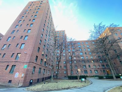 1604 Metropolitan Avenue #8F, Bronx, NY, 10462
