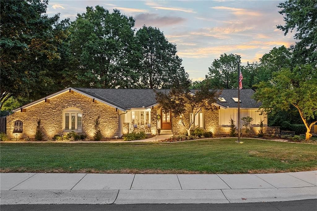 5440 W 86th Ter, Prairie Village, KS 66207 | Zillow