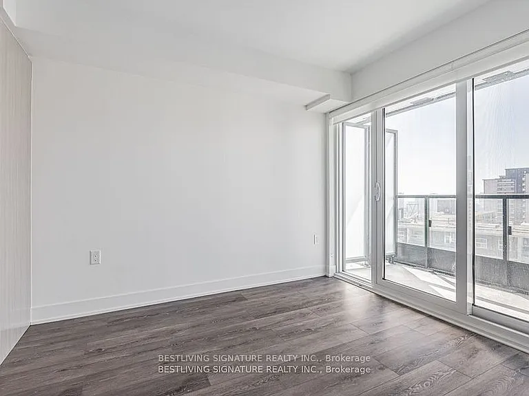 585 Bloor St E #1521 — Photo 16