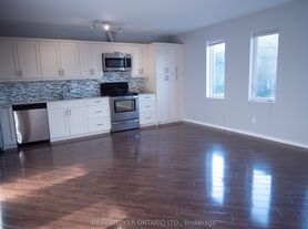 20 Emily St, Parry Sound, ON