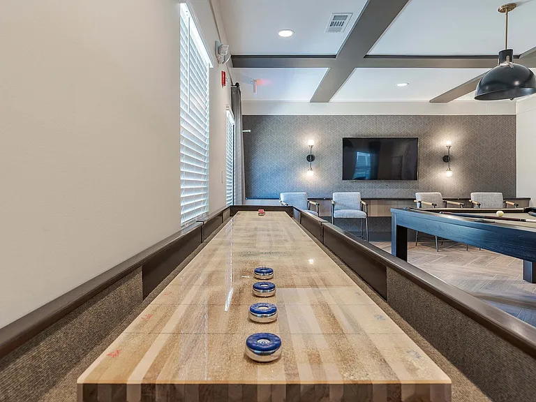 Paxton Place Apartments — Photo 33
