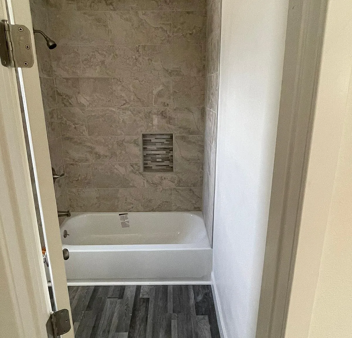 3 bed, $3,500 — Photo 4