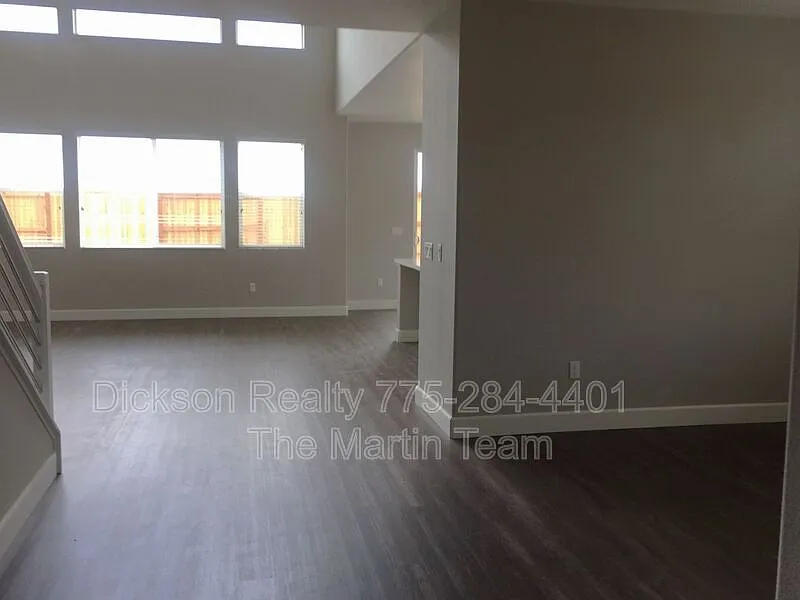 4 bed, 3.5 bath, 2595 sqft, $2,850 — Photo 2