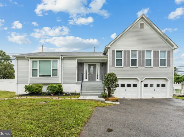 14403 Rockymount Ct, Centreville, VA 20120