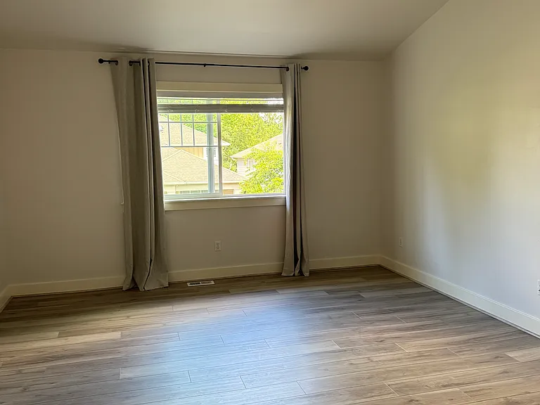 21425 SE 1st Pl — Photo 18