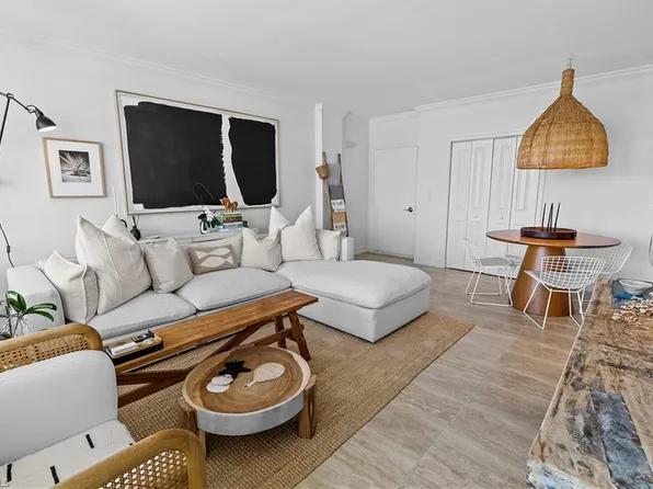 240 Seaview Ct, Marco Island, FL