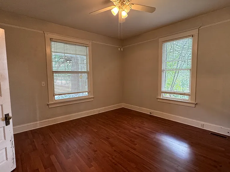 3136 Ridge Ave — Photo 5