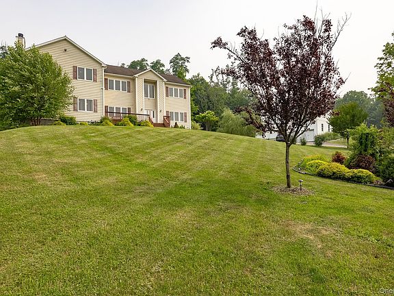 2nd image of 192 E Hook Road