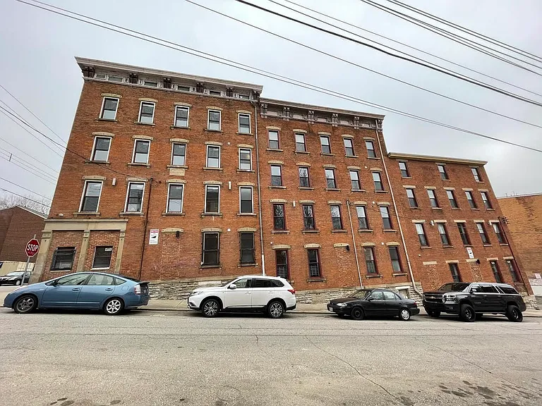 105 E Clifton Ave — Photo 18