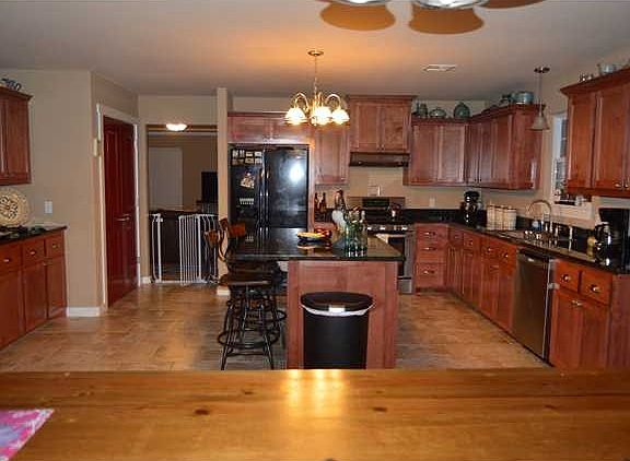 4th image of 17407 Sandy Hill Ln