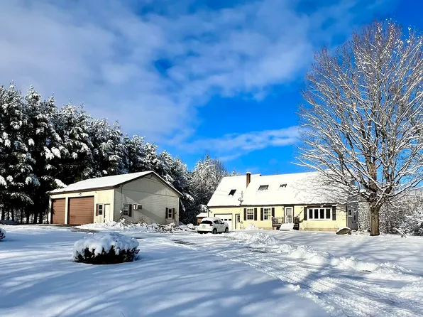 90 Knowles Road, Belgrade, ME 04917