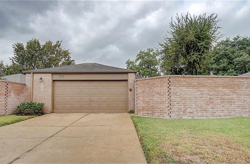 1st image of 15814 Val Vista Dr