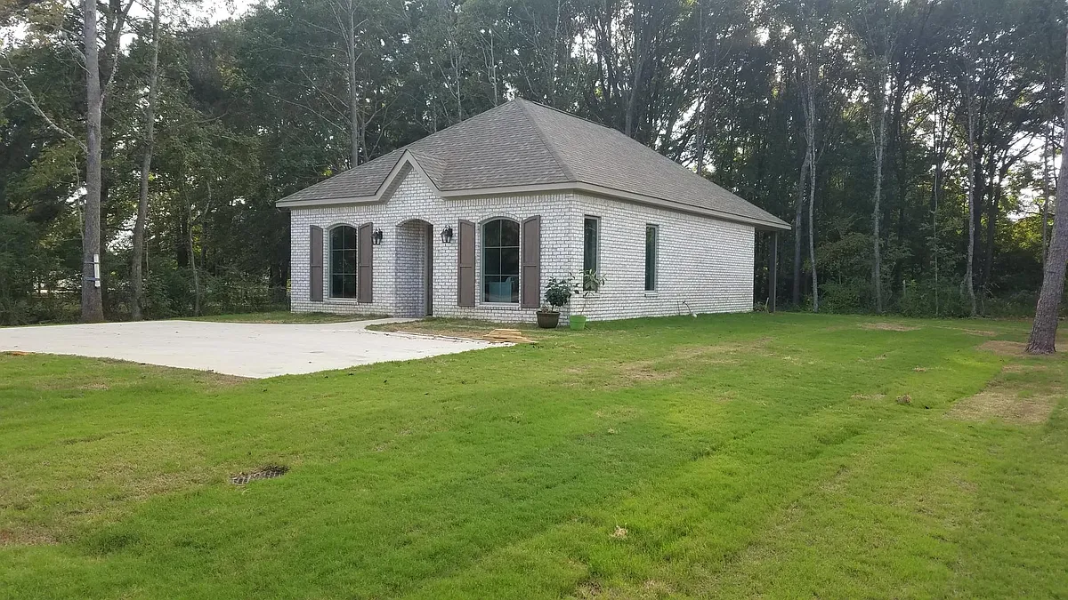Building Photo - 6385 Chesterville Rd
