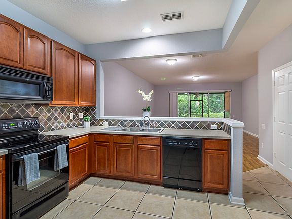 3rd image of 5148 Hawkstone Dr
