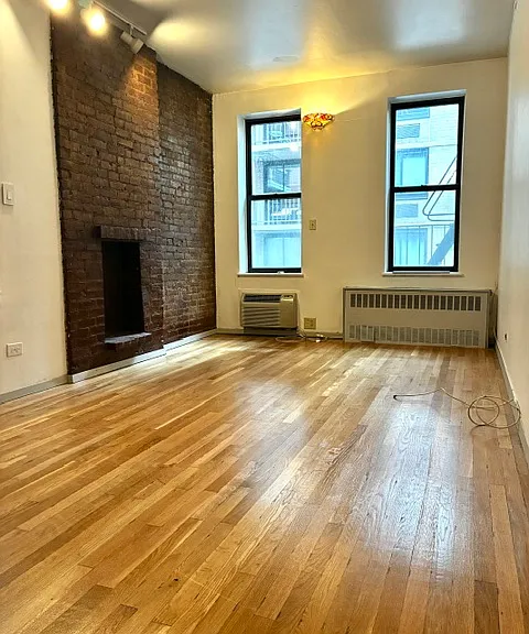 209 E 81st St #4C — Photo 1