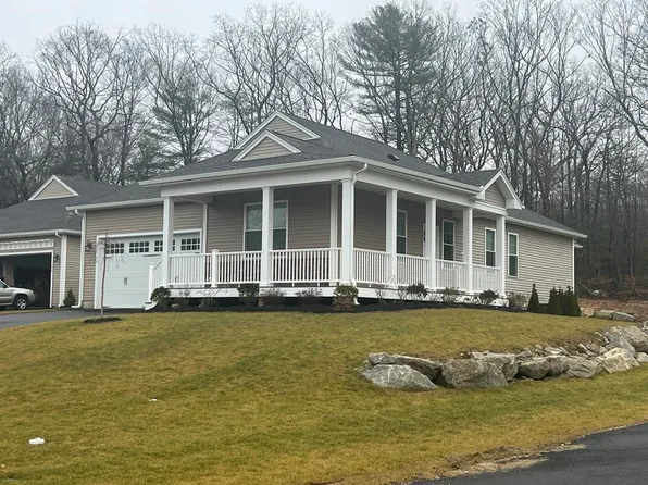 11 Walter Edwards St #13, Uxbridge, MA 01569