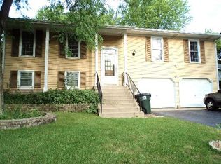 908 Manchester St, Cary, IL 60013