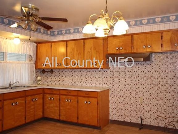 2nd image of 25601 Richards Ave