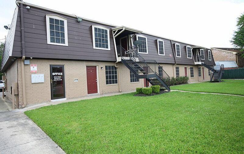 1st image of 5128 Silver Creek Dr APT 2