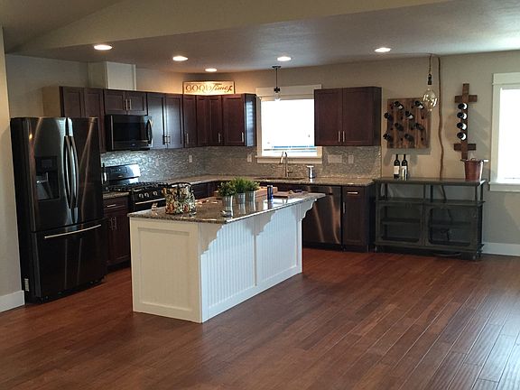 5th image of 1024 Ruby Clair Dr