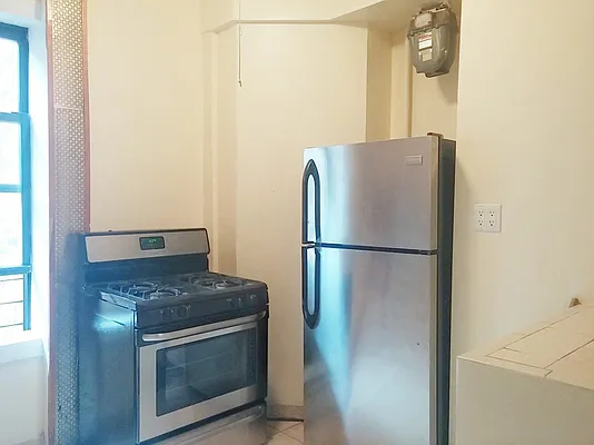 Rented by Bohemia Realty Group | media 12