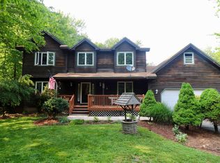 2303 Beaver Cir, Pocono Summit, PA 18346