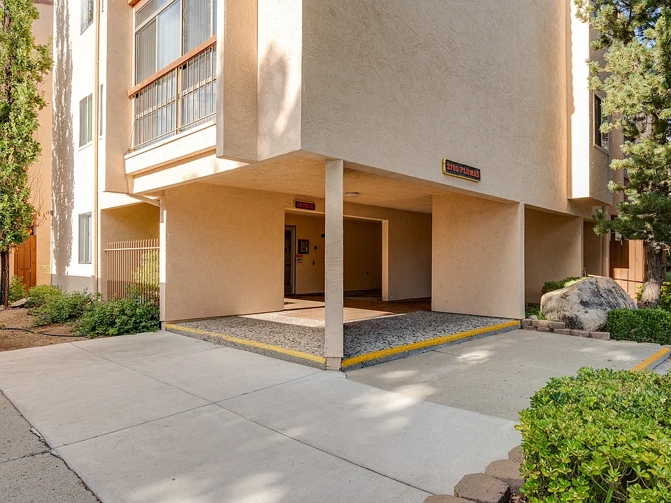 2700 Plumas St #106