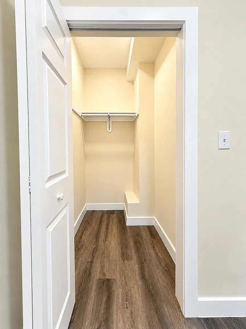 272 Schley St — Photo 2