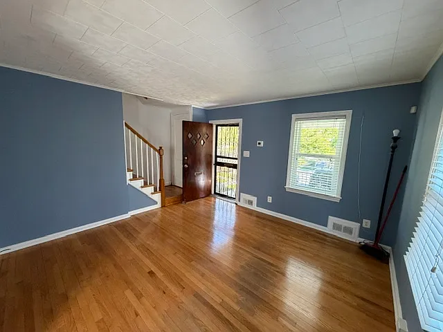 639 Emerson St NE — Photo 6