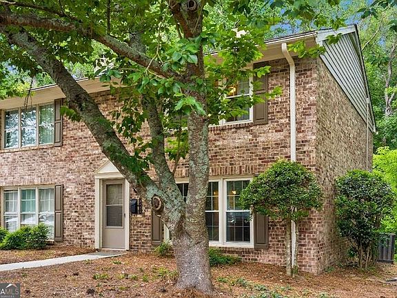 2nd image of 2492 Northlake Ct NE