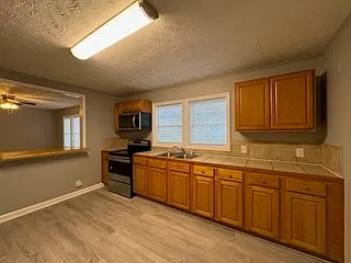 2 bed, 1.0 bath, 720 sqft, $1,050 — Photo 3