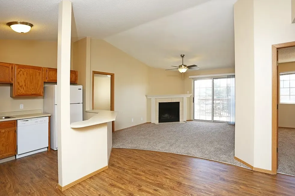 Westbrooke Apartments — Photo 2