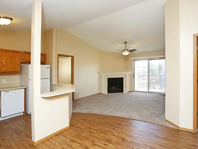 Westbrooke Apartments — Photo 2