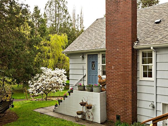 2nd image of 16950 28th Ave NE