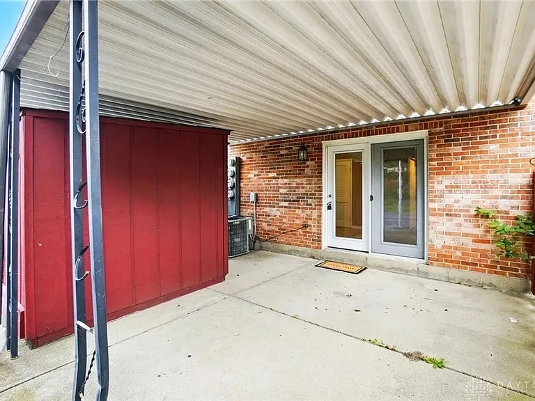 765 Clareridge Ln — Photo 17