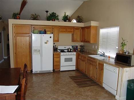 3rd image of 24445 Tuscola Cir