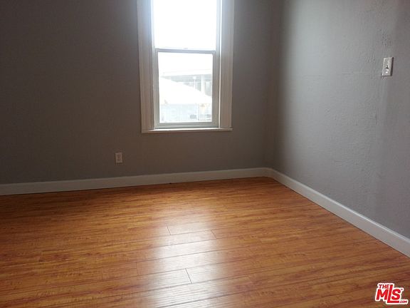 4th image of 1405 Oak St