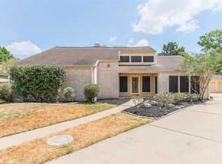 1047 Honey Hill Dr, Houston, TX 77077